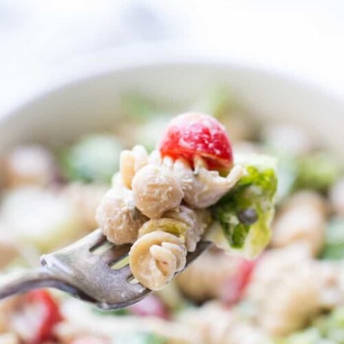 Salada de macarrão vegana