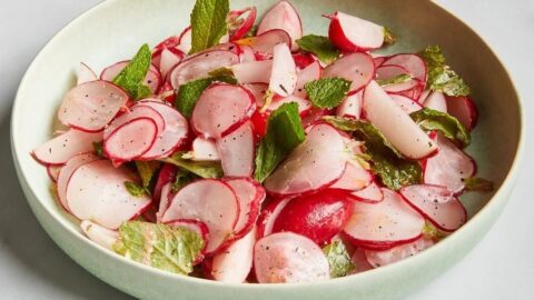 Salada de rabanete com molho amanteigado