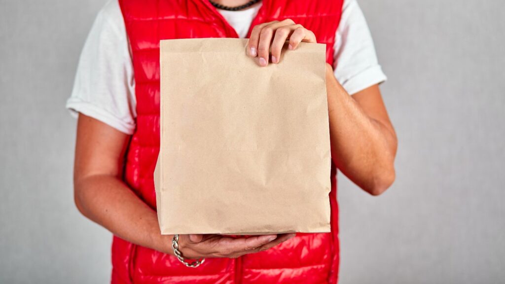 Restaurantes com comida para viagem abertos agora aqui perto