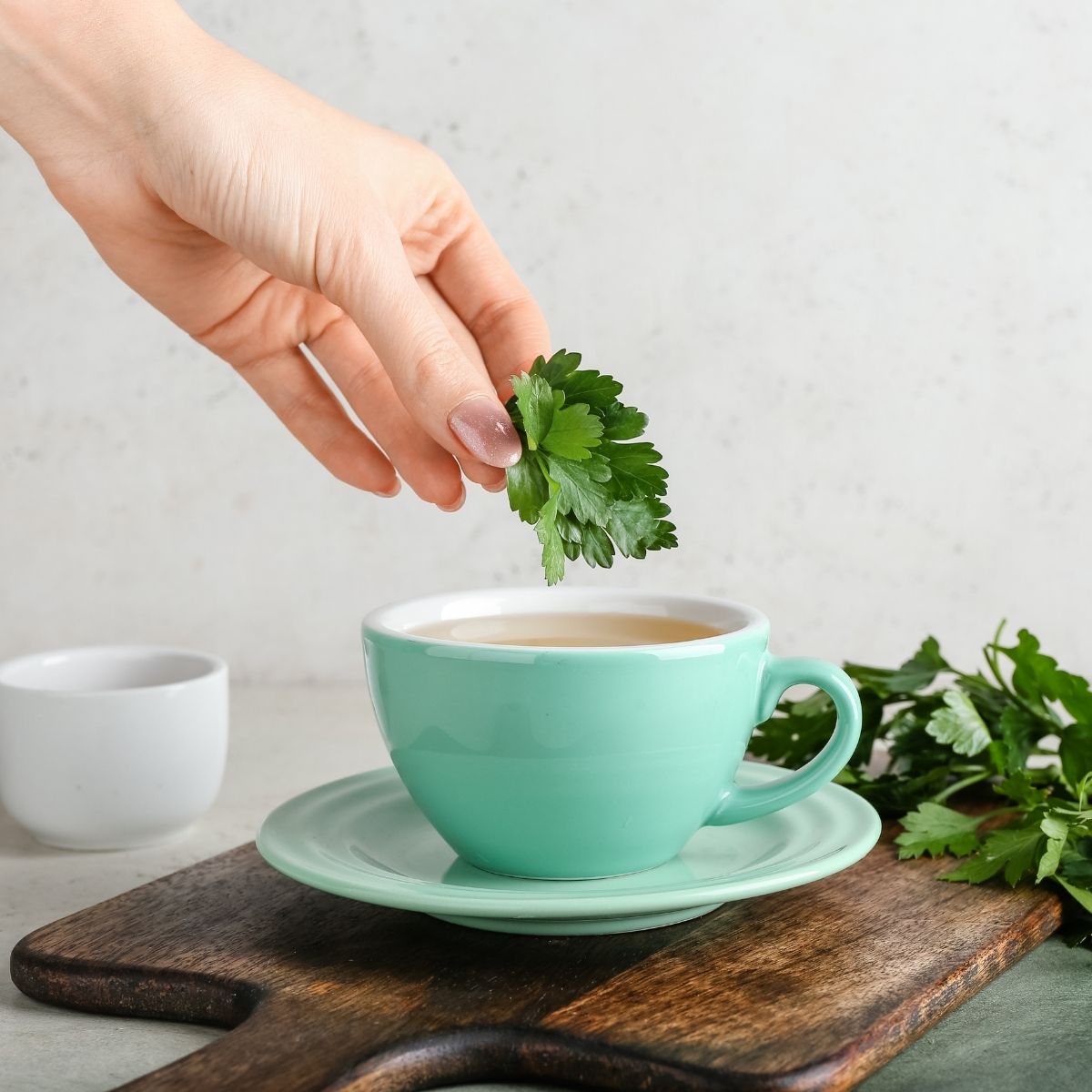Benefícios do chá de salsinha